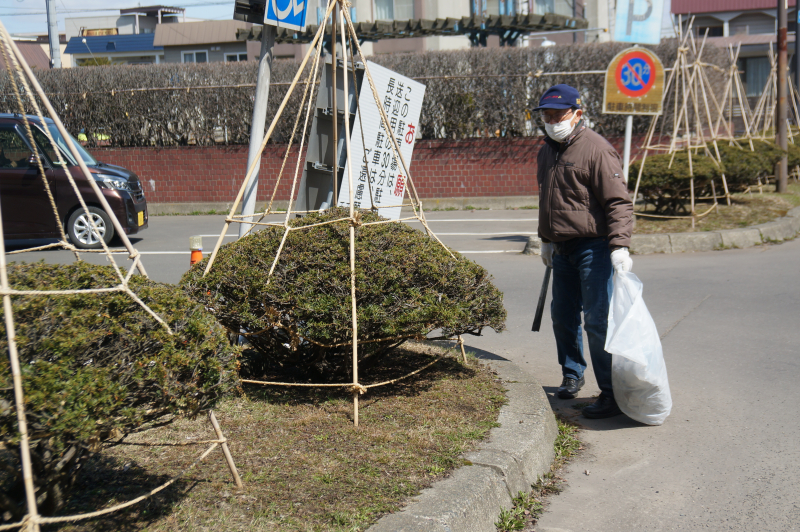 JR千歳駅東口周辺の清掃活動を実施しました。（末広各町内会）