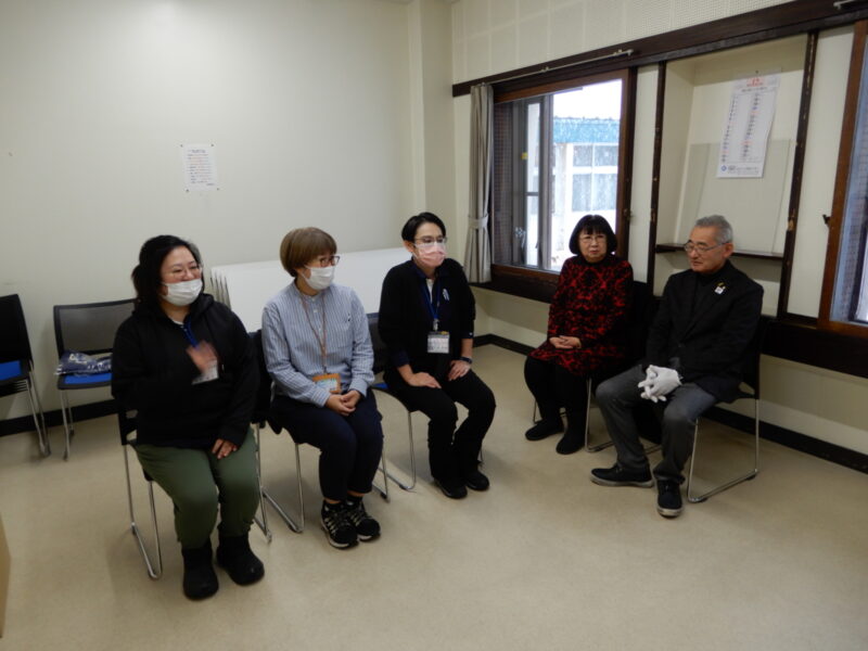 福祉施設に雑巾をお贈りしました。(市町連女性部会)